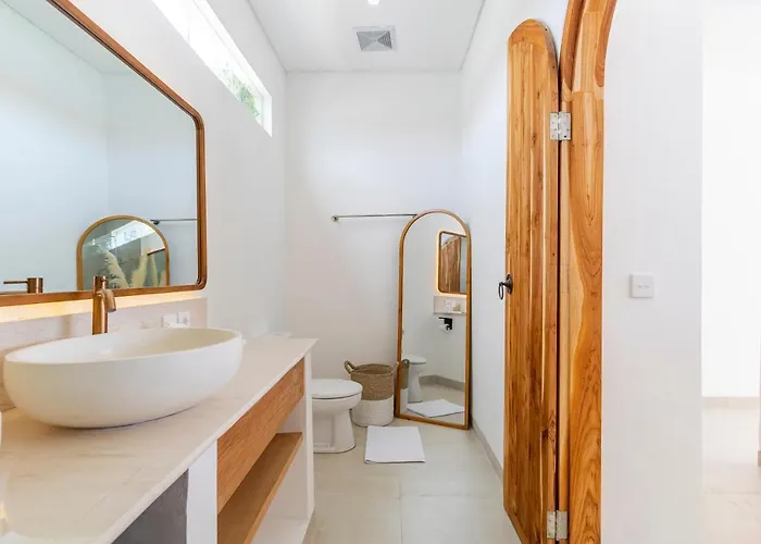 Alloggio in famiglia Codyard Luxury Suites, Close To Seseh Munggu