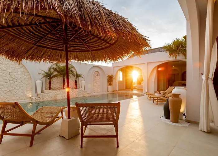 Codyard Luxury Suites, Close To Seseh Alloggio in famiglia