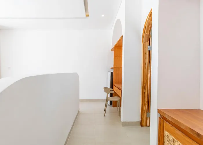 Codyard Luxury Suites, Close To Seseh