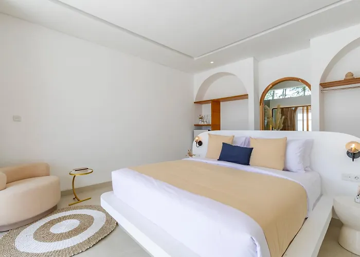 Codyard Luxury Suites, Close To Seseh Alloggio in famiglia