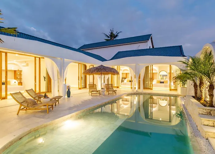 Codyard Luxury Suites, Close To Seseh *